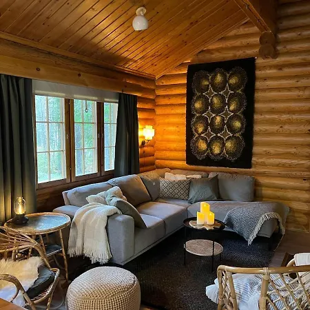 Chalé Charming Log Chalet, Yllaes, Wifi, 400m To Restaurants *