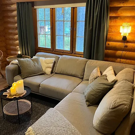 Charming Log Chalet, Yllaes, Wifi, 400m To Restaurants Chalé